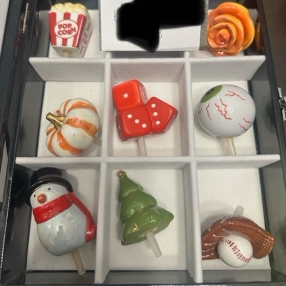 Nora Fleming retired baseball mitt - Picture 3 of 3